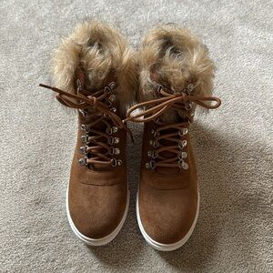 New Linea Paolo Gigi Faux Fur Suede Sneaker / Size 10